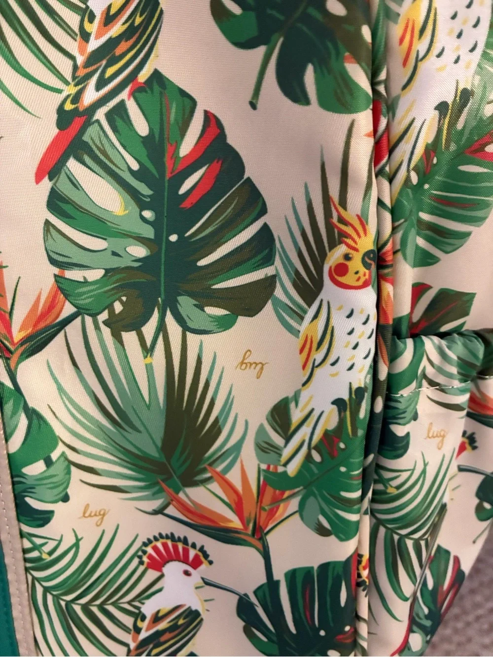 lug tropical holds roomy